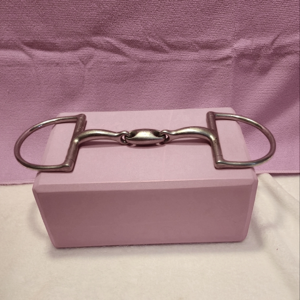 6" D ring bit with lozenge